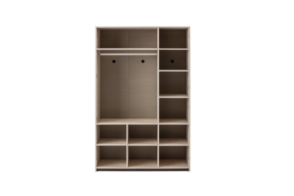 Focus  3 D. Wardrobe