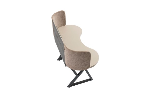 Focus  3 D. Wardrobe